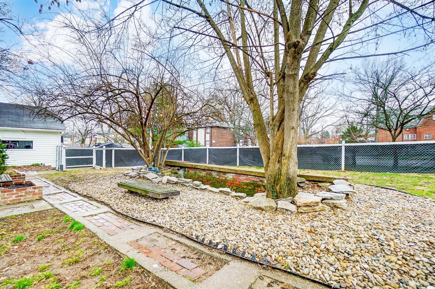 2102 Sutton Road Cincinnati, OH 45230 - Photo 33 of 35 Gallery Image 33