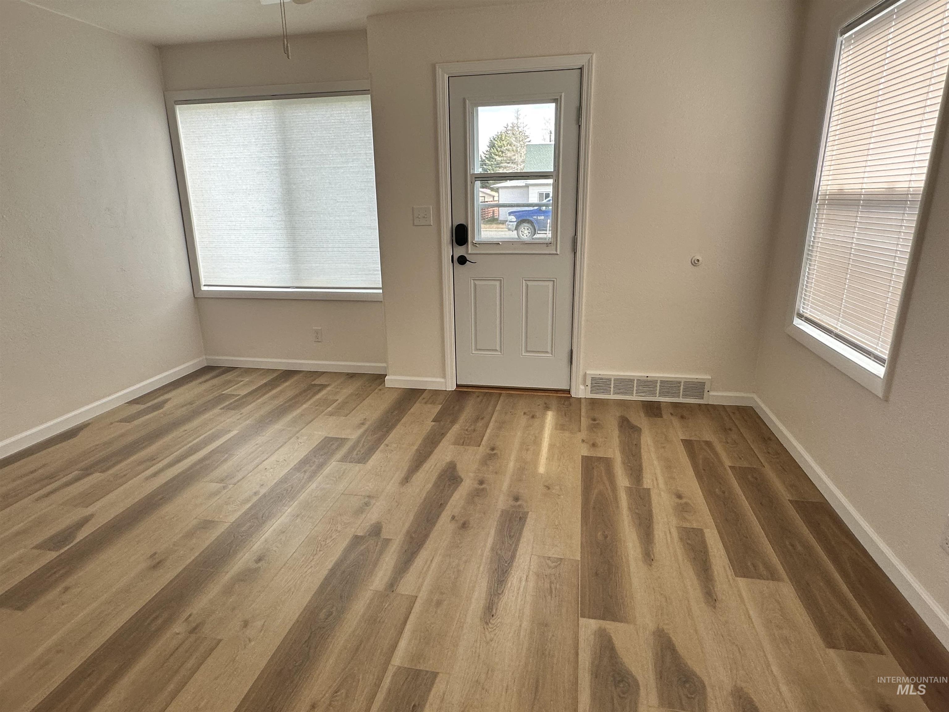 217 Oregon Street Gooding, ID 83330 - Photo 11 of 19