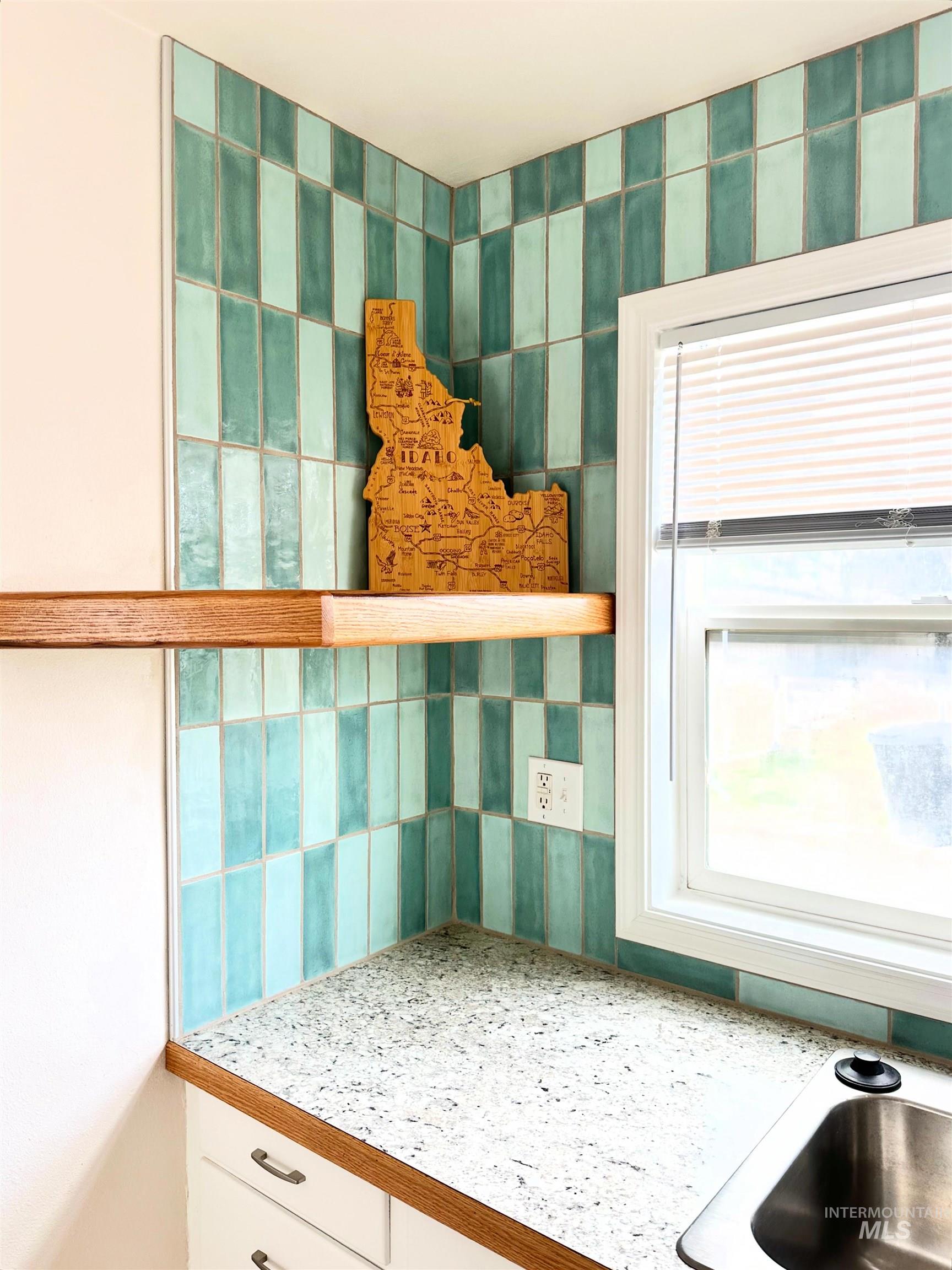 217 Oregon Street Gooding, ID 83330 - Photo 6 of 19