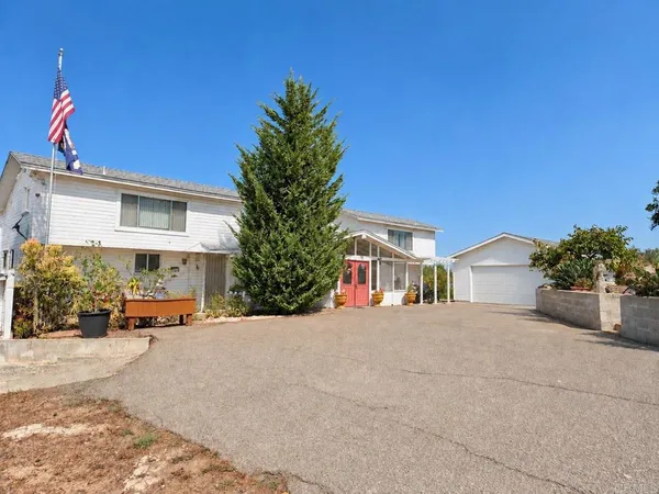 $930,000 | 1701 Acacia Lane, Fallbrook, CA 92028
