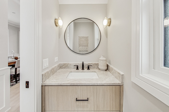 2202 North Leavitt Street, Unit 2 Chicago, IL 60647 - Photo 12 of 35