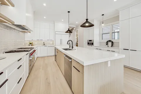 $1,345,000 | 2202 North Leavitt Street, Unit 2, Chicago, IL 60647