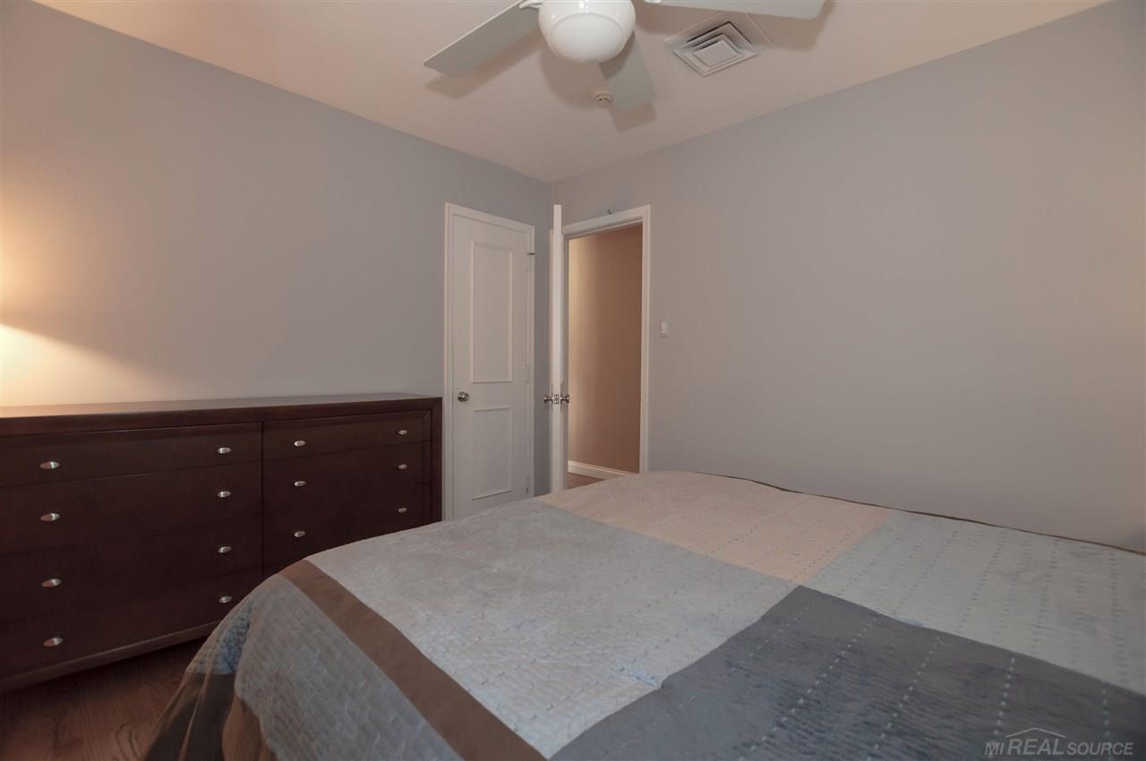 294 Stephens Road Grosse Pointe Farms, MI 48236 - Photo 19 of 42