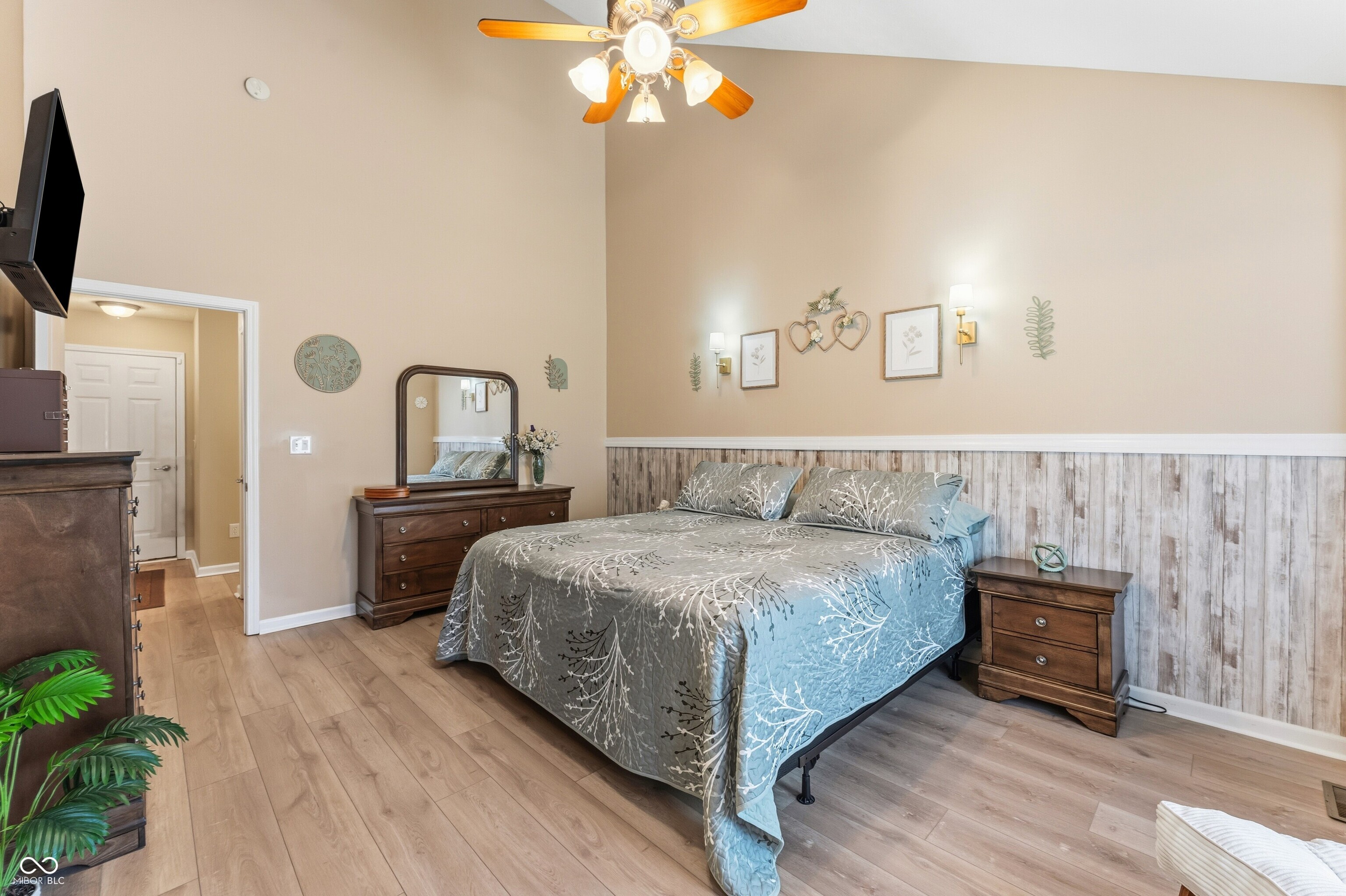 6075 Prairie Stream Way Columbus, IN 47203 - Photo 16 of 35