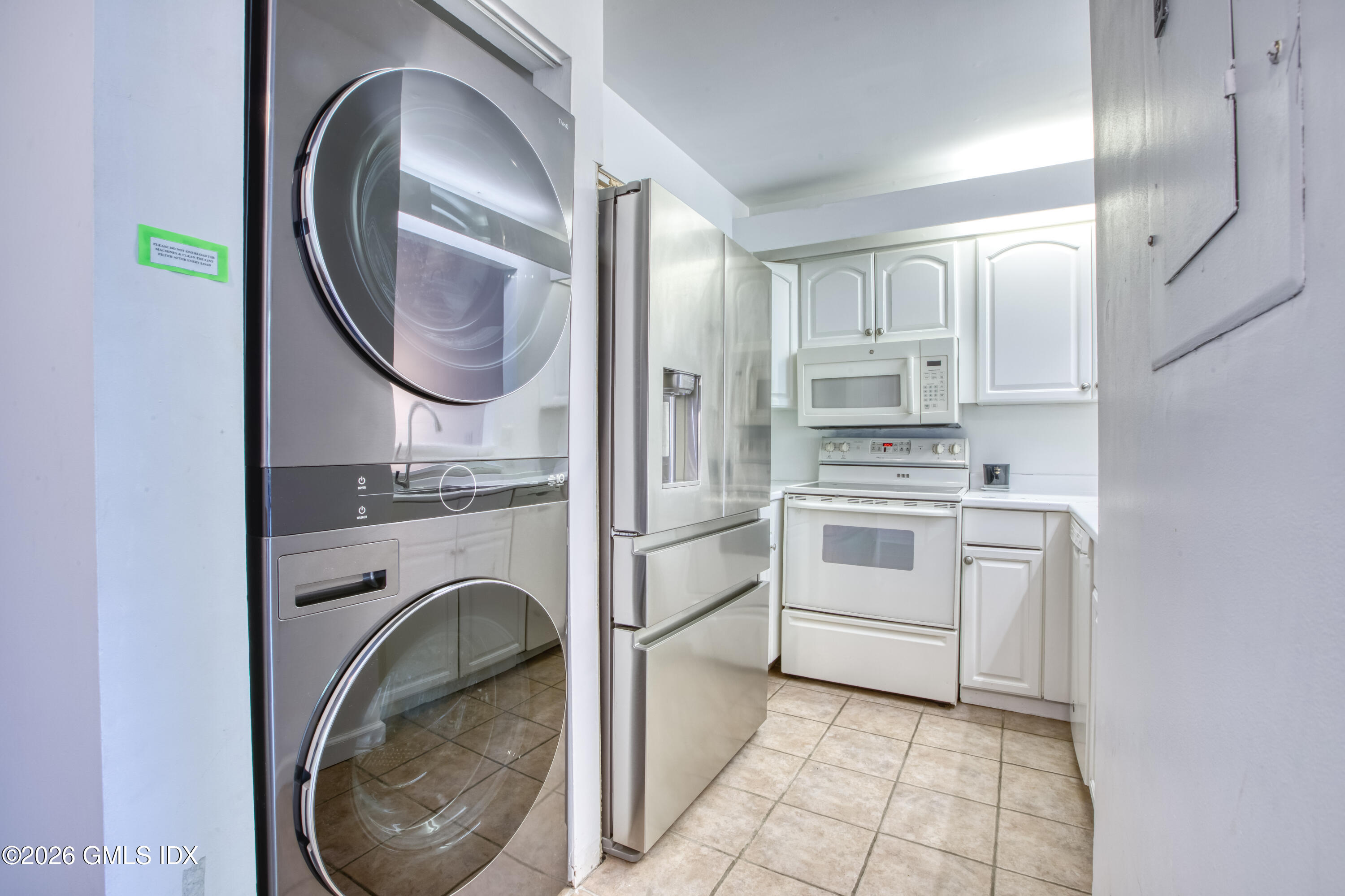 1465 East Putnam Avenue, Unit 327 Riverside, CT 06878 - Photo 8 of 32 1465 E Putnam Ave 327 (17)-22
