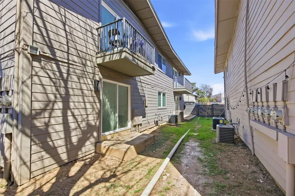 $995 | 2705 Windswept Cove, Unit 102, Austin, TX 78745