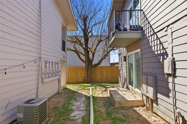 $995 | 2705 Windswept Cove, Unit 102, Austin, TX 78745