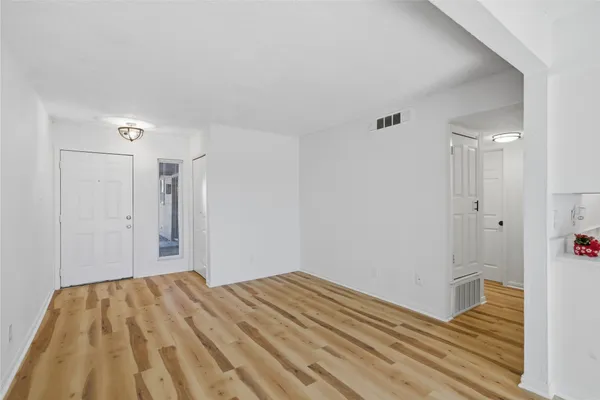 $995 | 2705 Windswept Cove, Unit 102, Austin, TX 78745