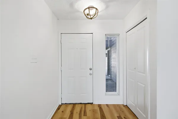 $995 | 2705 Windswept Cove, Unit 102, Austin, TX 78745