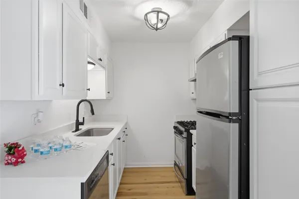 $995 | 2705 Windswept Cove, Unit 102, Austin, TX 78745