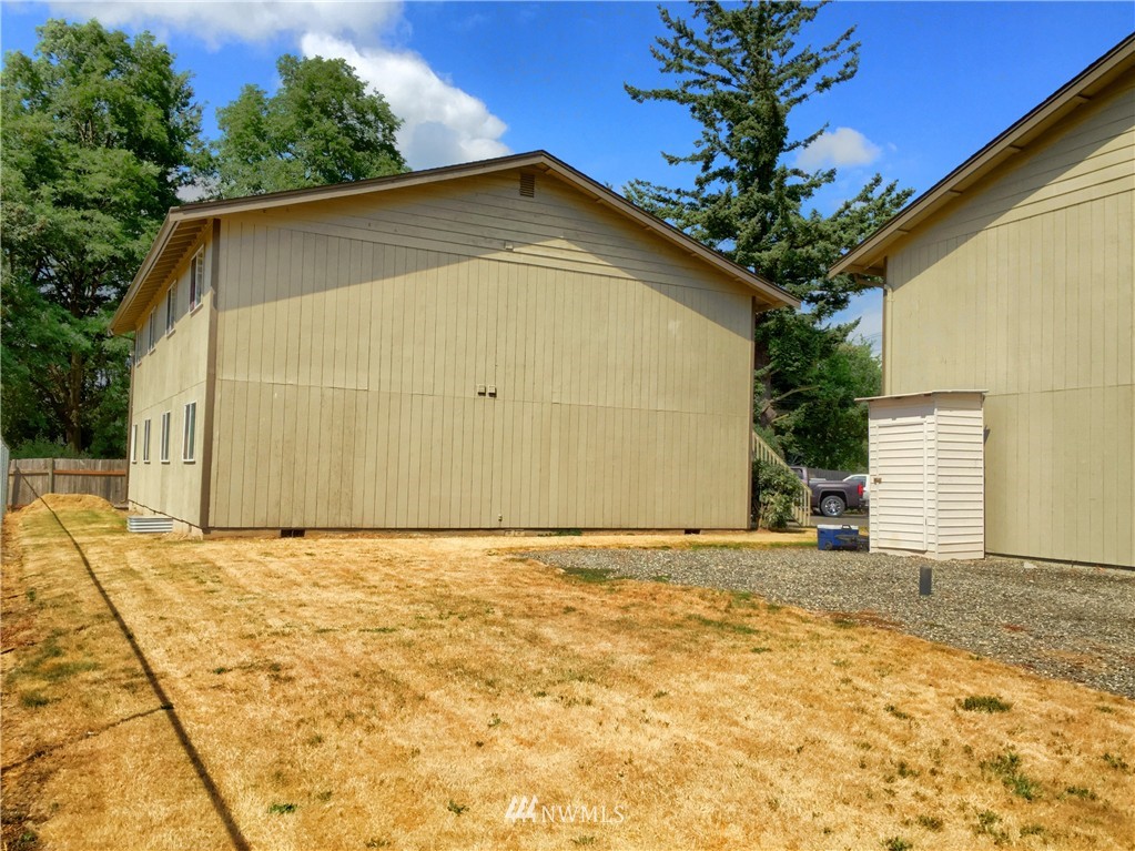 620 Everson Road, Unit 18 Everson, WA 98247 - Photo 13 of 14 a house with a outdoor space