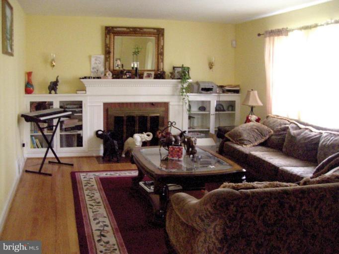 10504 Rodney Road Silver Spring, MD 20903 - Photo 4 of 10 Family Room