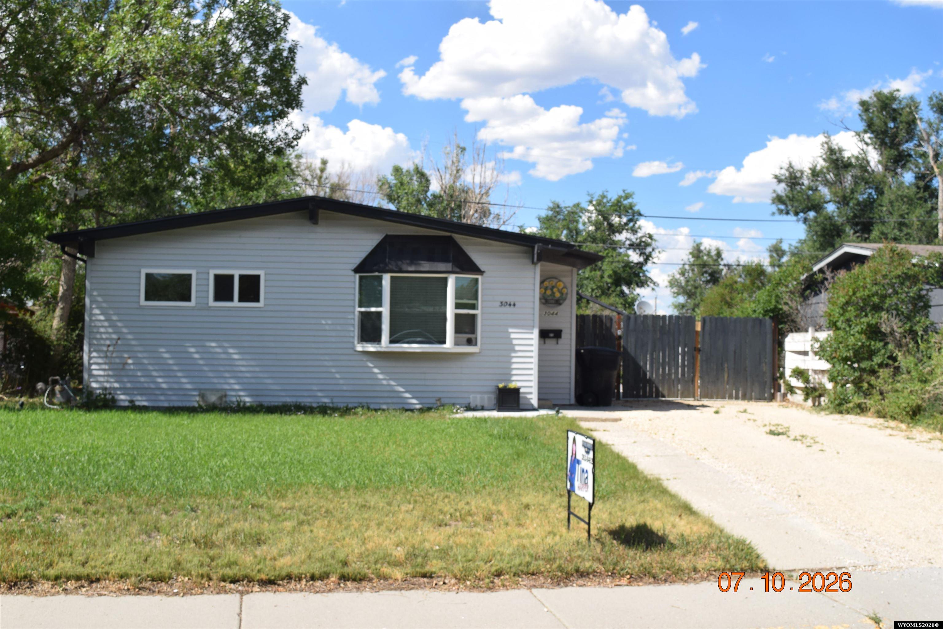 3044 Indiana Avenue Casper, WY 82609 - Photo 2 of 27