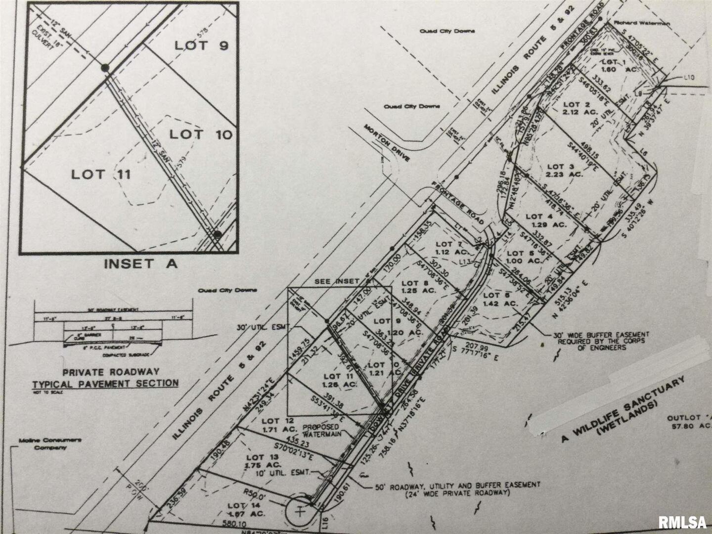 92 Illinois Highway East Moline, IL 61244 - Photo 3 of 3 a view of a book shelf