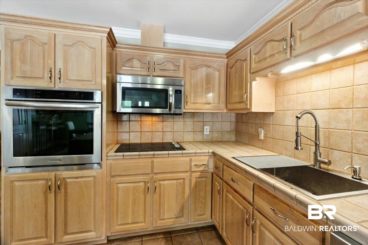 9830 Pineview Avenue Theodore, AL 36582 - Photo 18 of 54 Kitchen