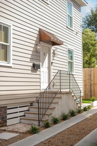 $4,500 | 81 Race Street, Charleston, SC 29403