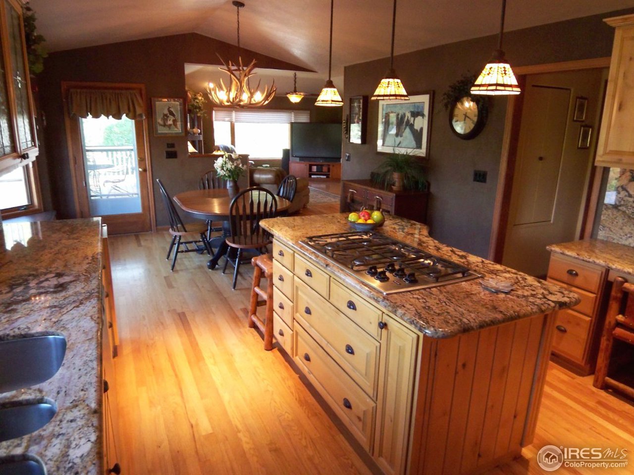 8400 North County Line Road Longmont, CO 80503 - Photo 12 of 19 Kitchen island