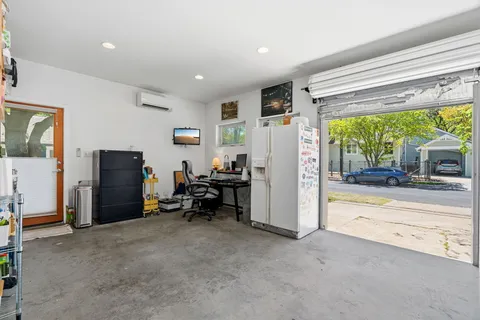 $885,000 | 1910 Kinney Avenue, Austin, TX 78704