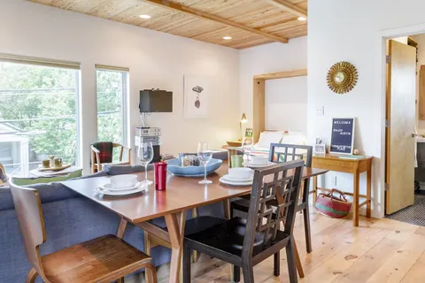 $885,000 | 1910 Kinney Avenue, Austin, TX 78704