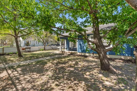 $885,000 | 1910 Kinney Avenue, Austin, TX 78704
