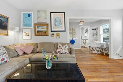 $885,000 | 1910 Kinney Avenue, Austin, TX 78704