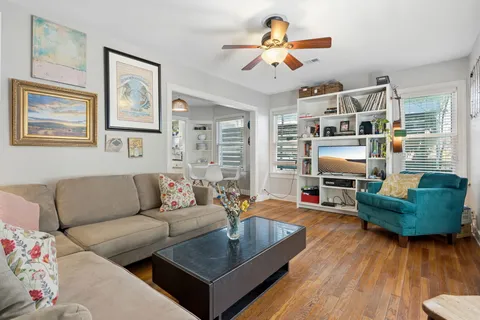 $885,000 | 1910 Kinney Avenue, Austin, TX 78704