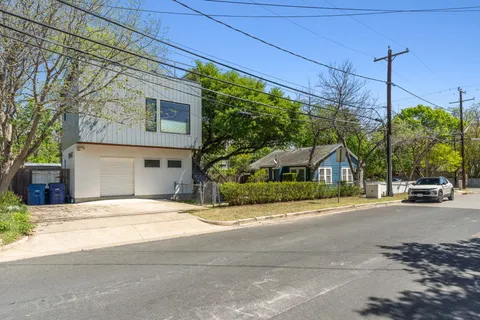 $885,000 | 1910 Kinney Avenue, Austin, TX 78704