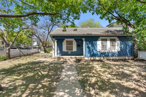 $885,000 | 1910 Kinney Avenue, Austin, TX 78704