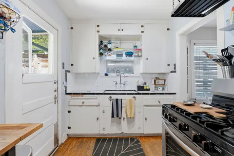 $885,000 | 1910 Kinney Avenue, Austin, TX 78704