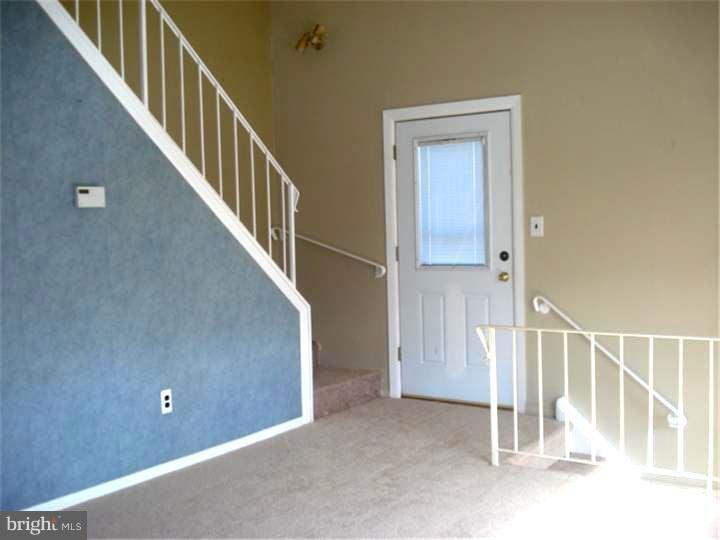 9240 Old Newtown Road Philadelphia, PA 19115 - Photo 5 of 15 Living Room