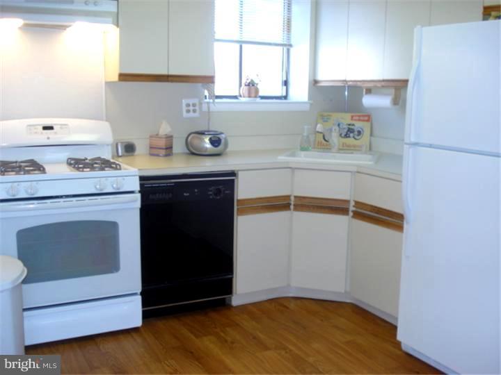 9240 Old Newtown Road Philadelphia, PA 19115 - Photo 7 of 15 Gallery Image 7