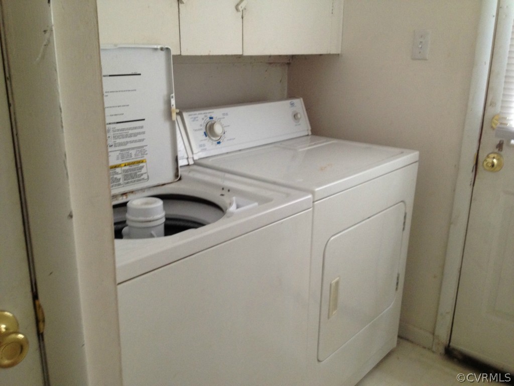 10531 Genlou Road Chesterfield, VA 23832 - Photo 11 of 17 a utility room with dryer and washer