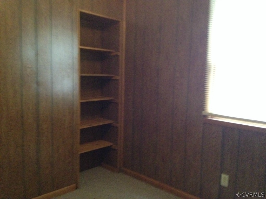 10531 Genlou Road Chesterfield, VA 23832 - Photo 14 of 17 a room that has a window in it