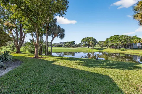 $119,900 | 61 Eastgate Drive, Unit H, Boynton Beach, FL 33436