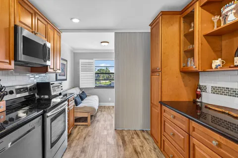 $119,900 | 61 Eastgate Drive, Unit H, Boynton Beach, FL 33436