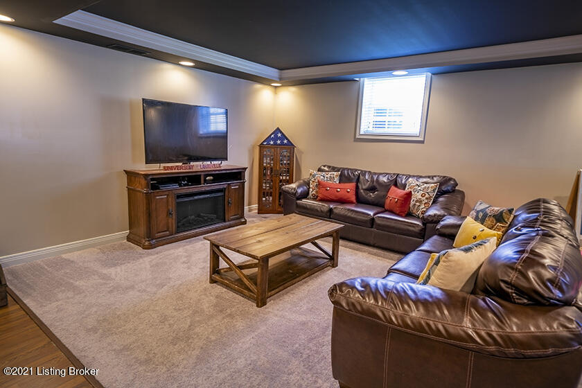 8005 Kellerman Road Louisville, KY 40219 - Photo 25 of 35 48