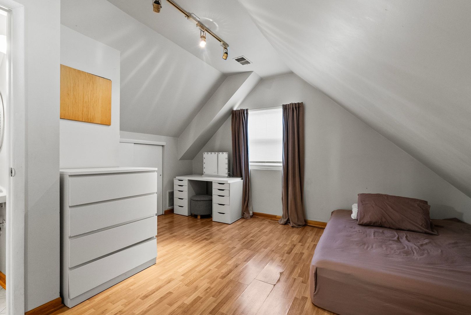 6332 North Mobile Avenue Chicago, IL 60646 - Photo 11 of 22