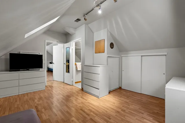 $399,900 | 6332 North Mobile Avenue, Chicago, IL 60646