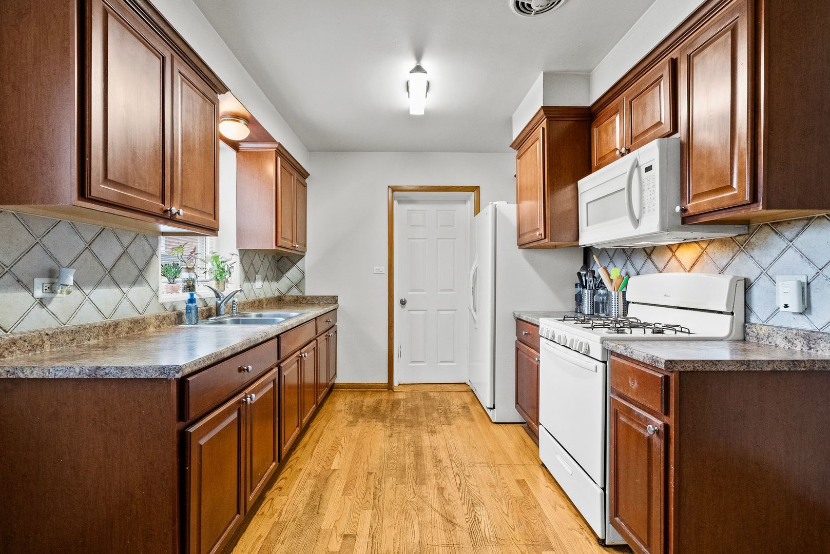 6332 North Mobile Avenue Chicago, IL 60646 - Photo 4 of 22