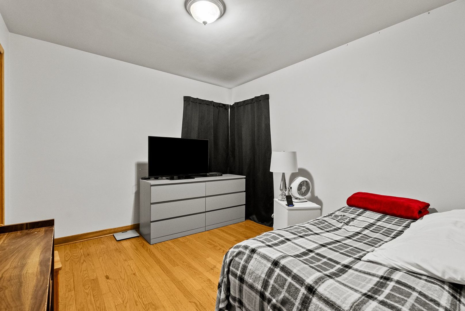 6332 North Mobile Avenue Chicago, IL 60646 - Photo 7 of 22