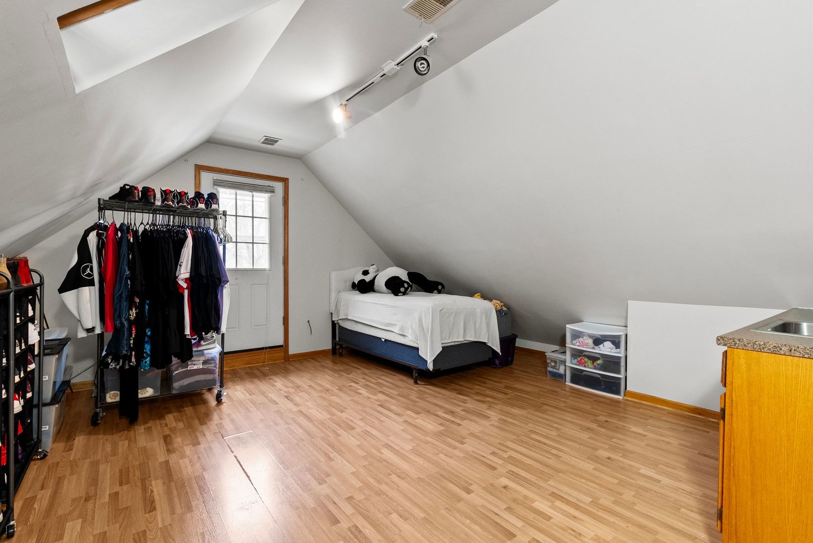 6332 North Mobile Avenue Chicago, IL 60646 - Photo 10 of 22