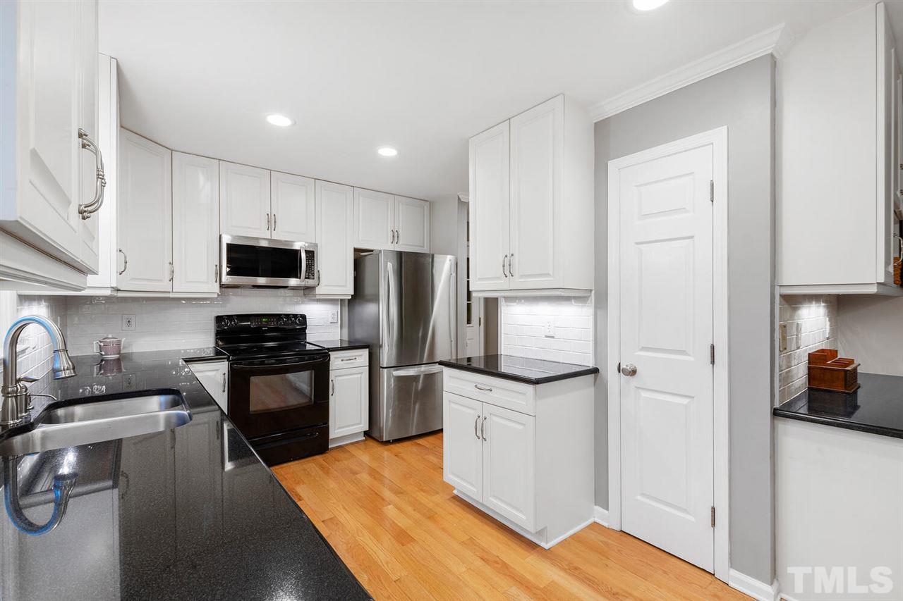 6601 Champaign Place Raleigh, NC 27615 - Photo 7 of 30 Kitchen