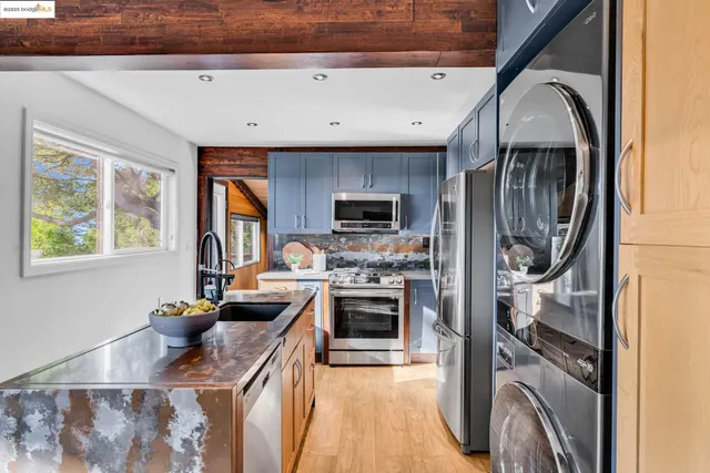 $1,295,000 | 6141 Merriewood Drive, Oakland, CA 94611