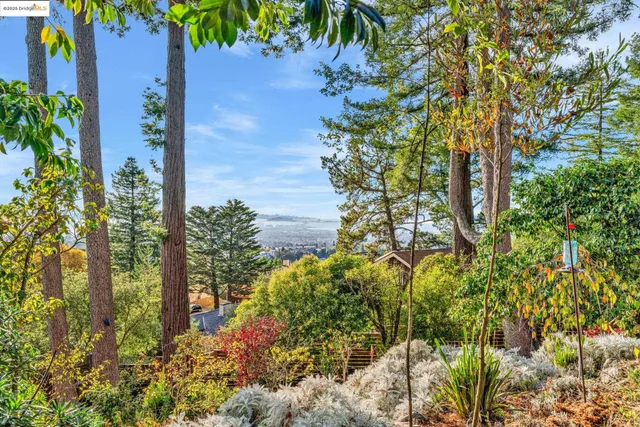 $1,295,000 | 6141 Merriewood Drive, Oakland, CA 94611