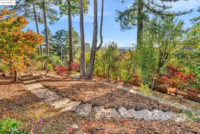 $1,295,000 | 6141 Merriewood Drive, Oakland, CA 94611