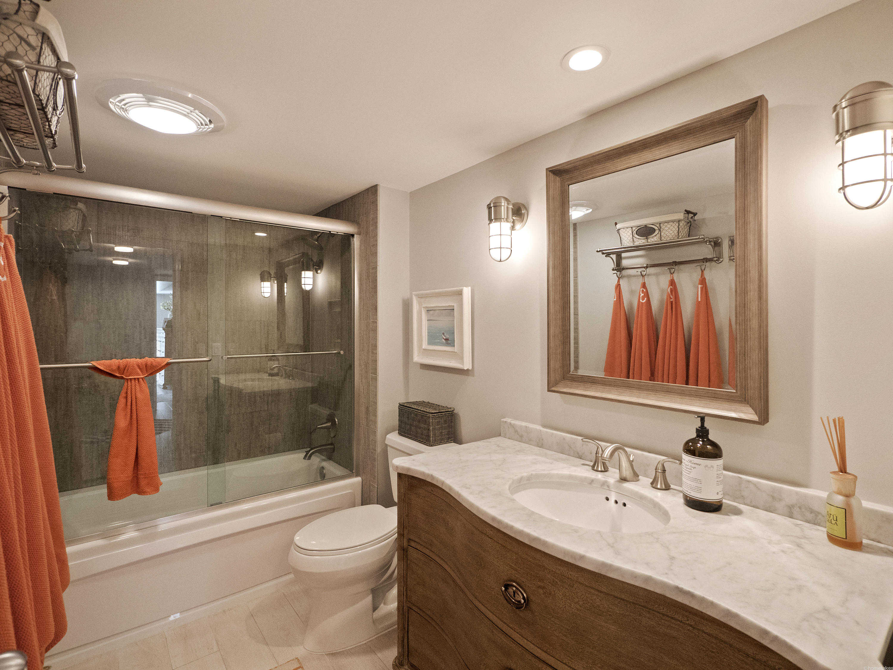 16670 Traders Crossing North, Unit 111 Jupiter, FL 33477 - Photo 14 of 31 Guest Bath