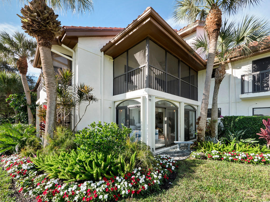16670 Traders Crossing North, Unit 111 Jupiter, FL 33477 - Photo 20 of 31 16670 Traders Crossing Back yard