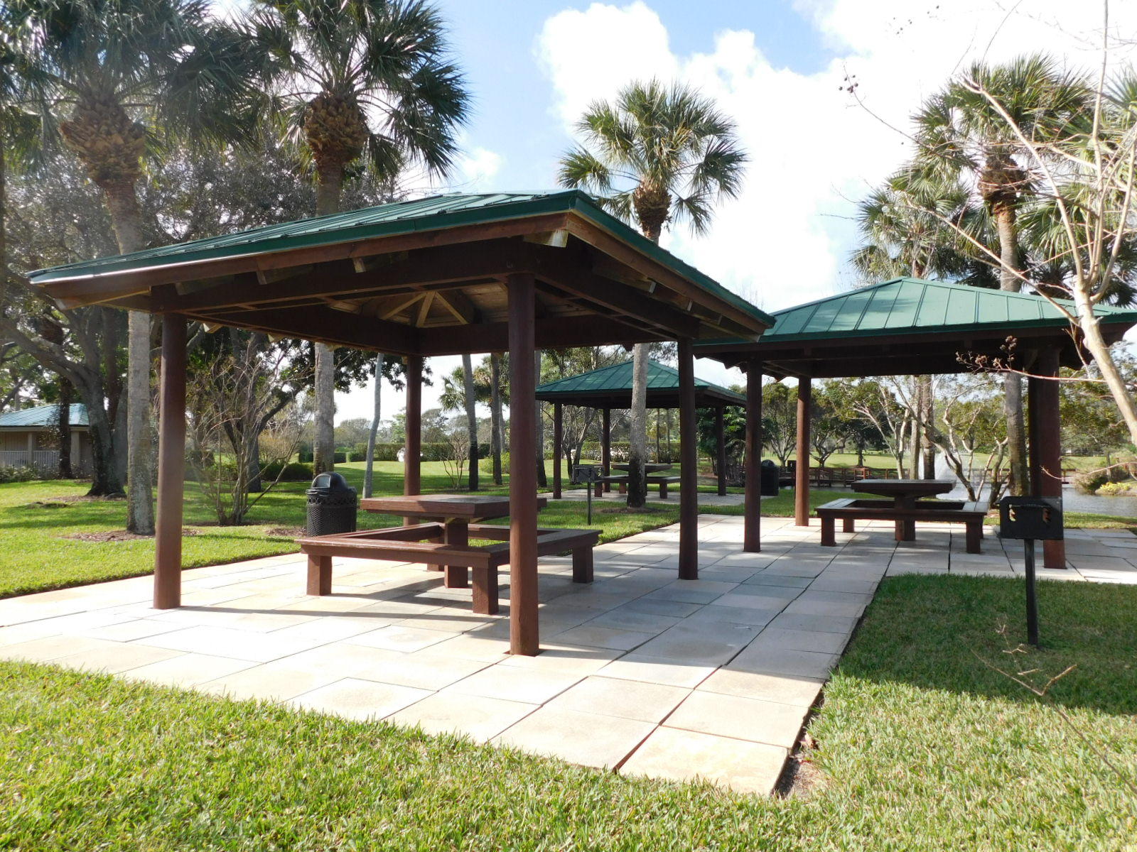 16670 Traders Crossing North, Unit 111 Jupiter, FL 33477 - Photo 30 of 31 Picnic Area