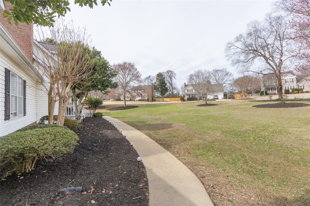 124 Dustin Street Easley, SC 29642 - Photo 4 of 40