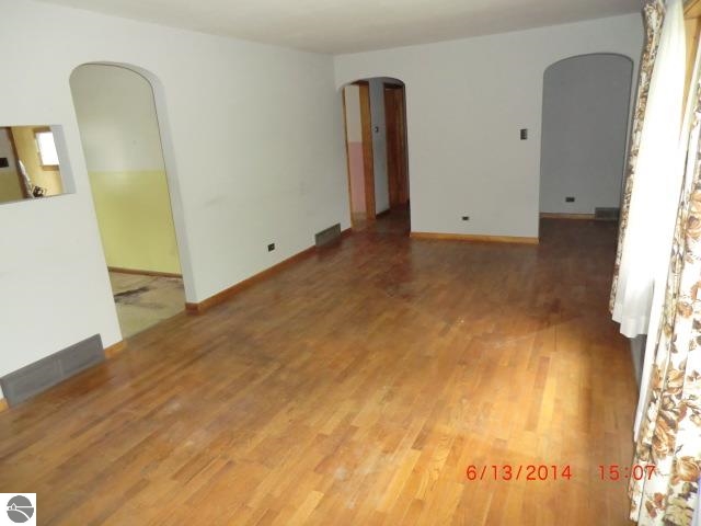 1679 North Keystone Road Traverse City, MI 49696 - Photo 8 of 21 1786092-7.JPG